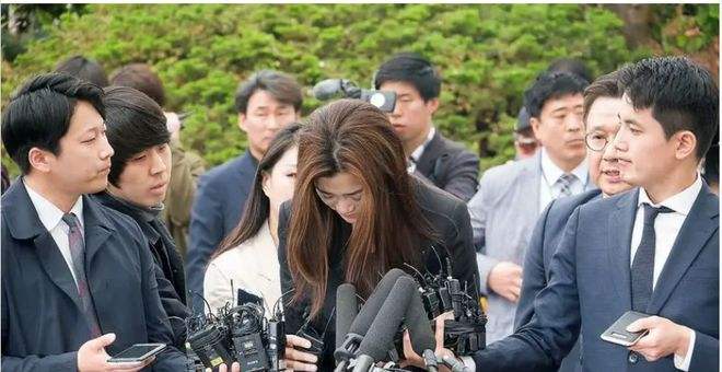 分析！李刚门事件“纯一不杂”