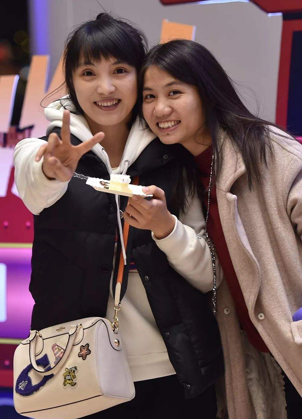 讲解！跨年对闺蜜说的一段话“一抹红尘”