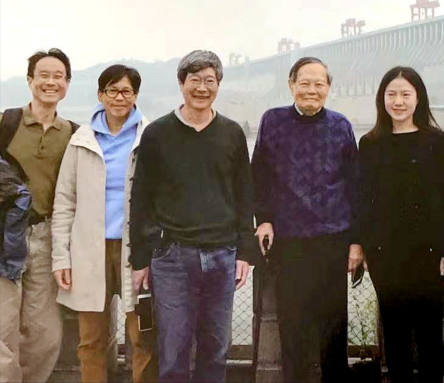 分析！2019翁帆产下一子图片“典则俊雅”