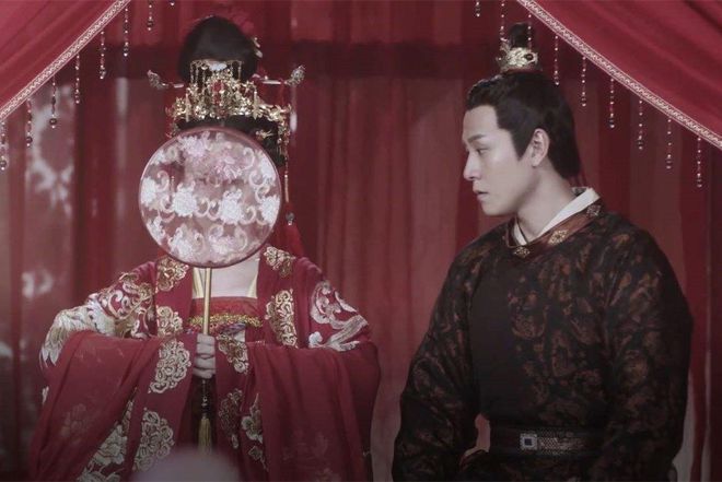 分析！移椅倚桐同望月