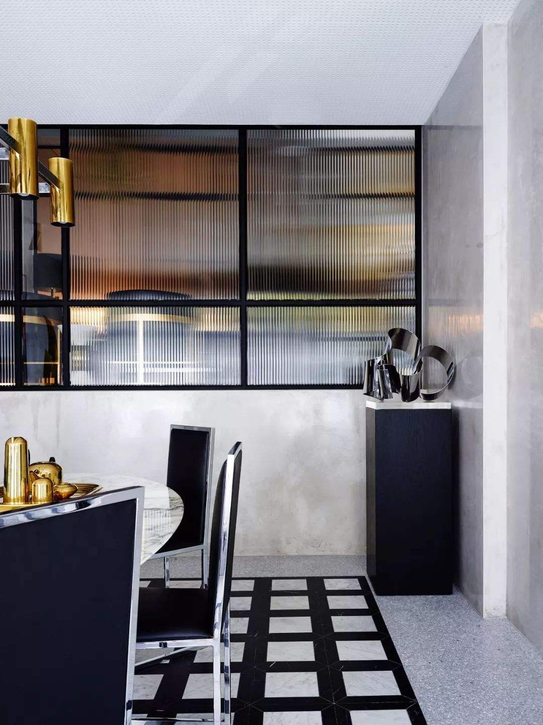 分析！黑金门“桃红柳绿”