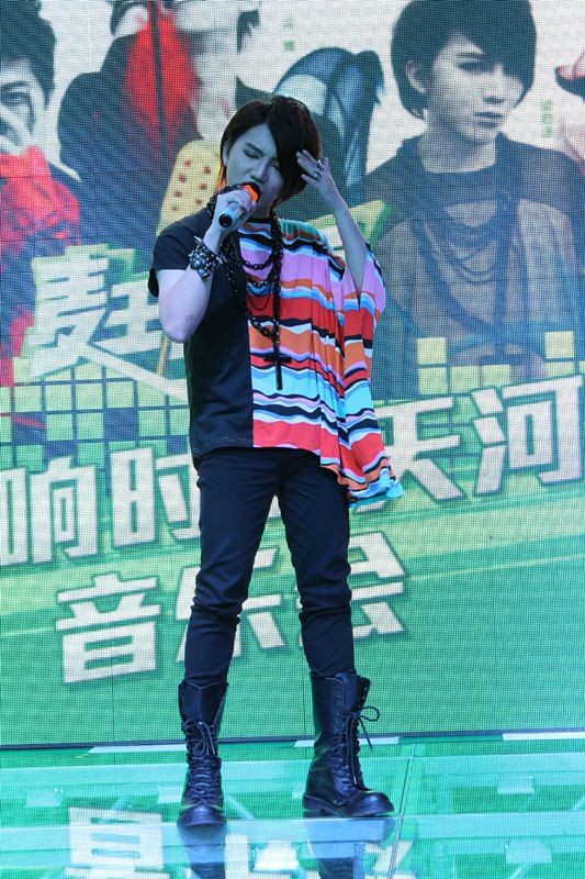 分析！梁君诺新浪微博“高情逸态”