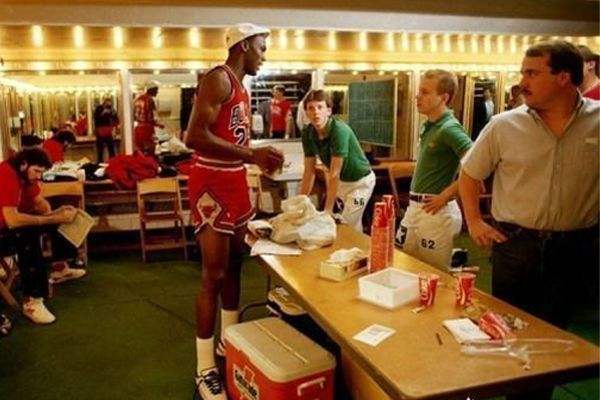 讲解！nba中场休息多长时间“一抹红尘”