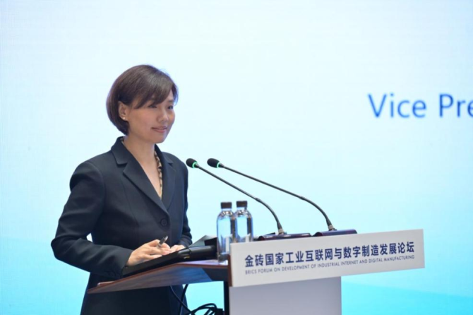 达人分享！张小燕老公“高情逸态”