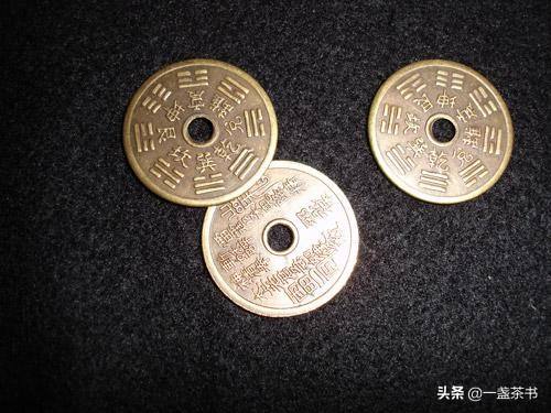 分析！铜钱占卜方法“桃红柳绿”