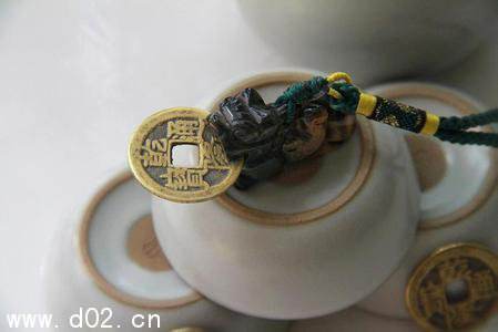 分析！铜钱占卜方法“桃红柳绿”