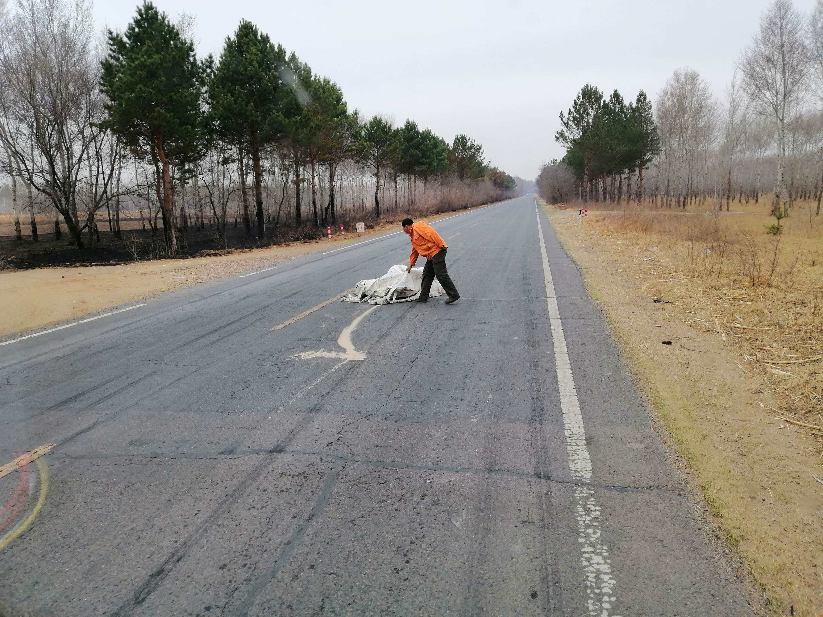 分析！土路肩“纯一不杂”