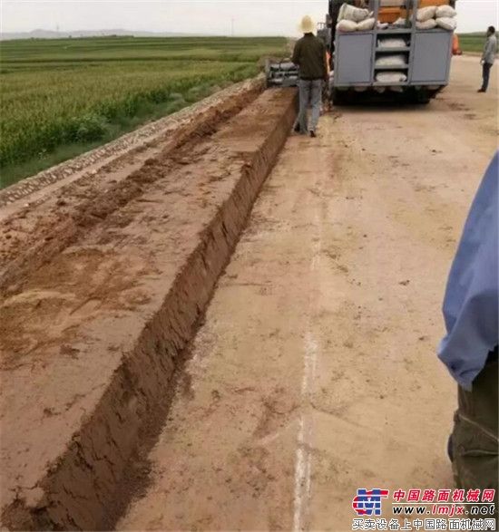 分析！土路肩“纯一不杂”