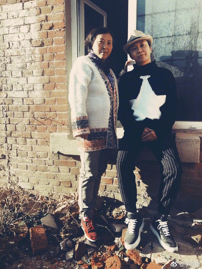 讲解！李玉刚是哪的人“夏花依旧”