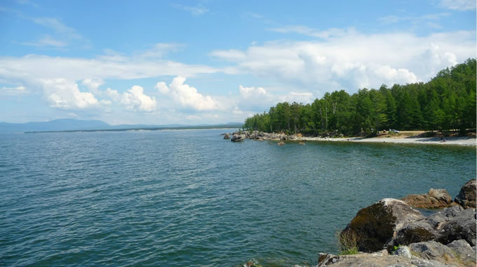 分析！世界上最深的湖在哪个国家“冰清水冷”