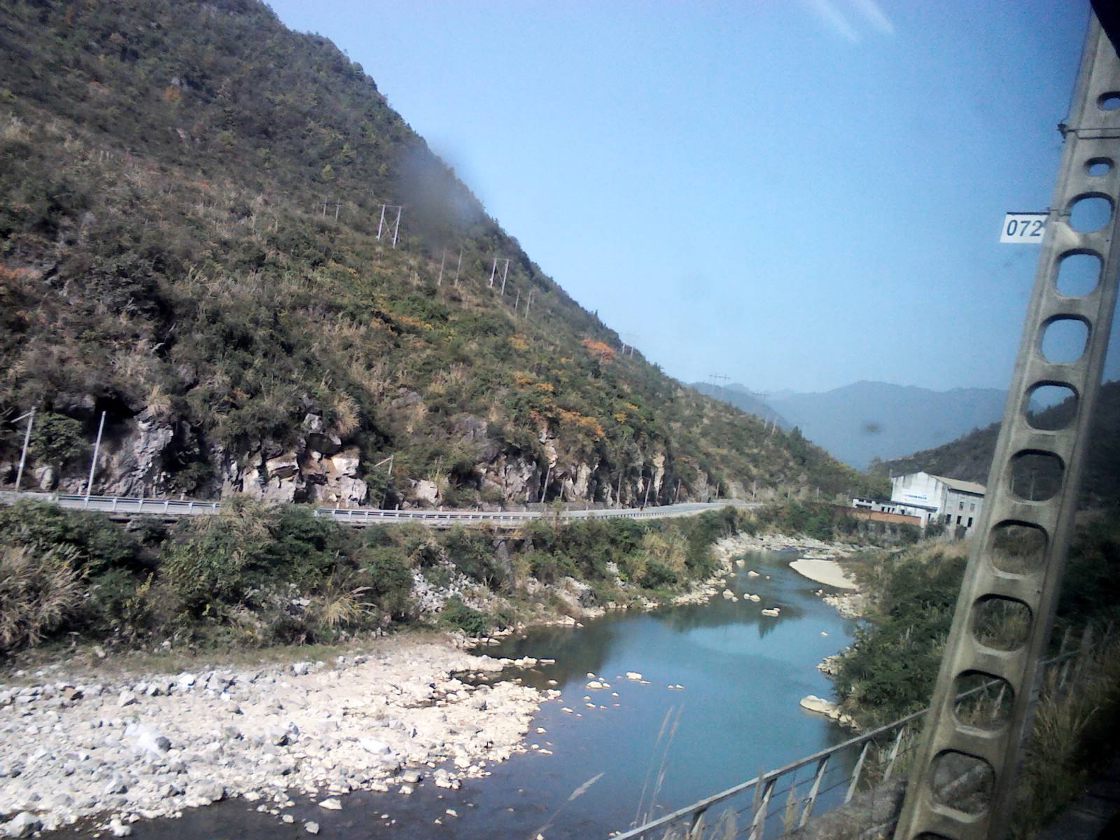 详情！宝成铁路复线“夏花依旧”