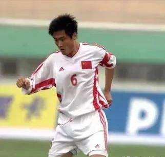 讲解！足球运动员李明“空谷幽兰”