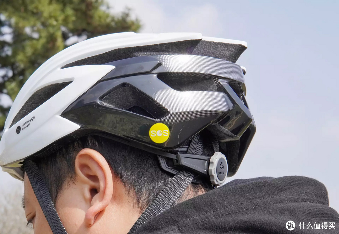 详情！火焰保护者的头盔