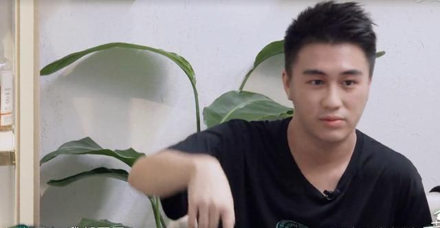 讲解！何猷君回应上热搜