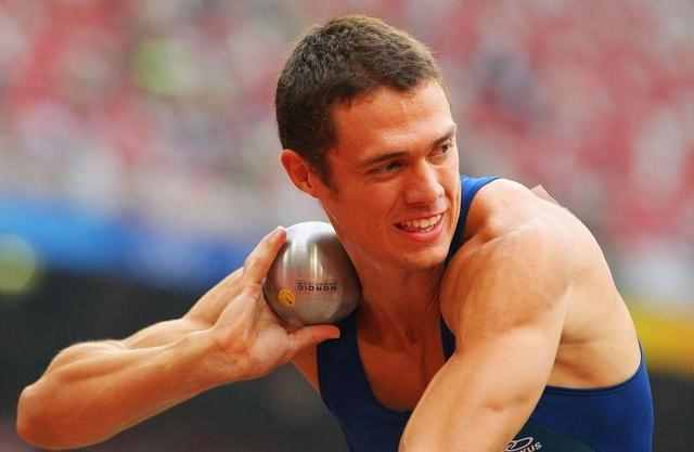 讲解！扔铅球的技巧