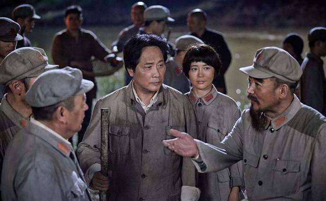 讲解！打仗片“星星点点”