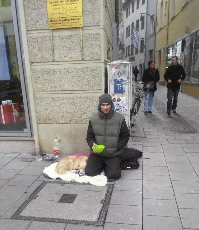 分析！俞晴沿街乞讨“高情逸态”