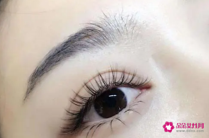 讲解！眼睛充血怎么快速消除“高情逸态”