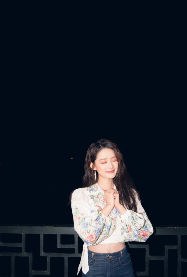 讲解！李沁求生欲“空谷幽兰”