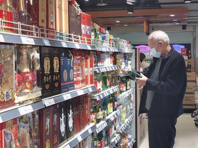 分析！严顺开子女“纯一不杂”