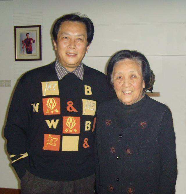 讲解！唐国强女儿“纯一不杂”