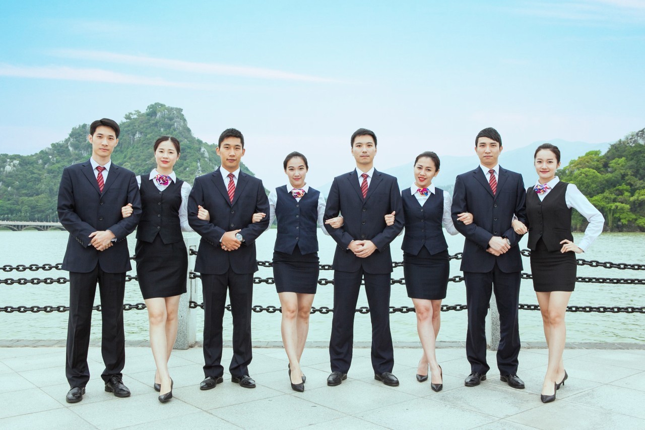 达人分享！银行上班时间“典则俊雅”