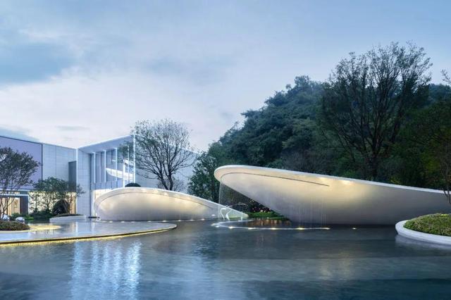 分析！黑铁酒吧怎么走“典则俊雅”