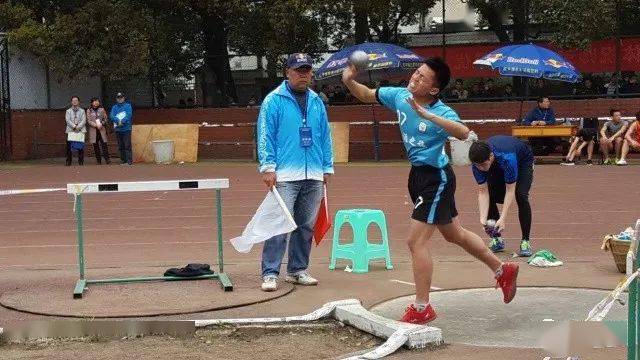 讲解！铅球技巧“冰清水冷”