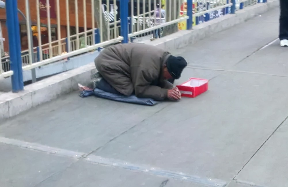 详情！俞晴沿街乞讨“冰清水冷”