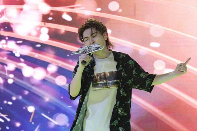 分析！劲爆的英文歌“夏花依旧”