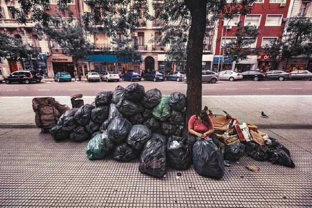 达人分享！俞晴沿街乞讨