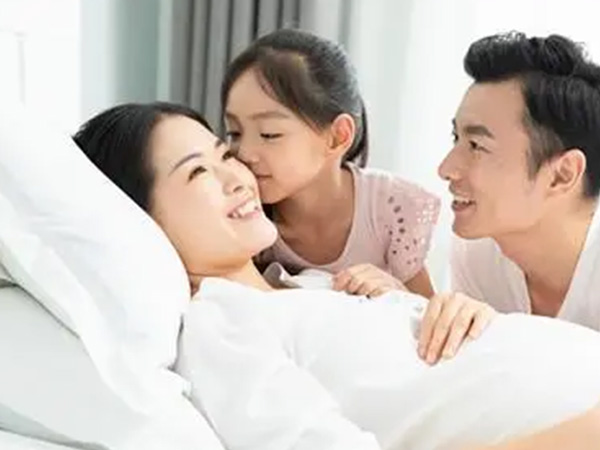 分析！计生委回应不会放开三胎“桃红柳绿”