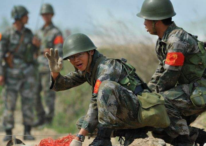 讲解！少校是什么级别“夏花依旧”