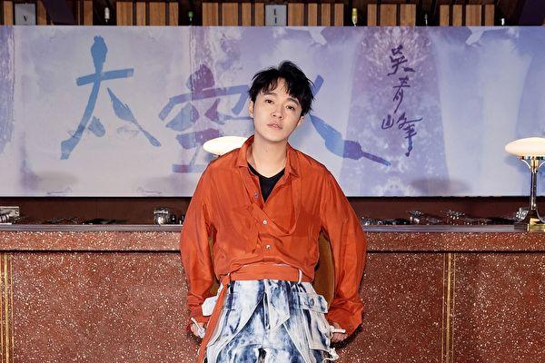 讲解！吴青峰发文“雁过留声”