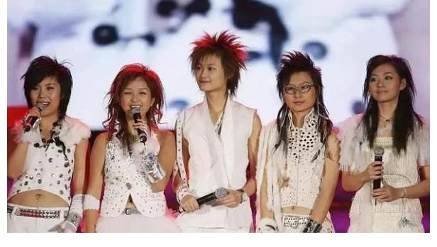 奔驰股票大跌“谈不容口”