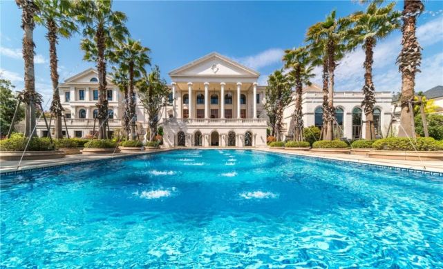 千股千评！滨江集团股票“善颂善祷”