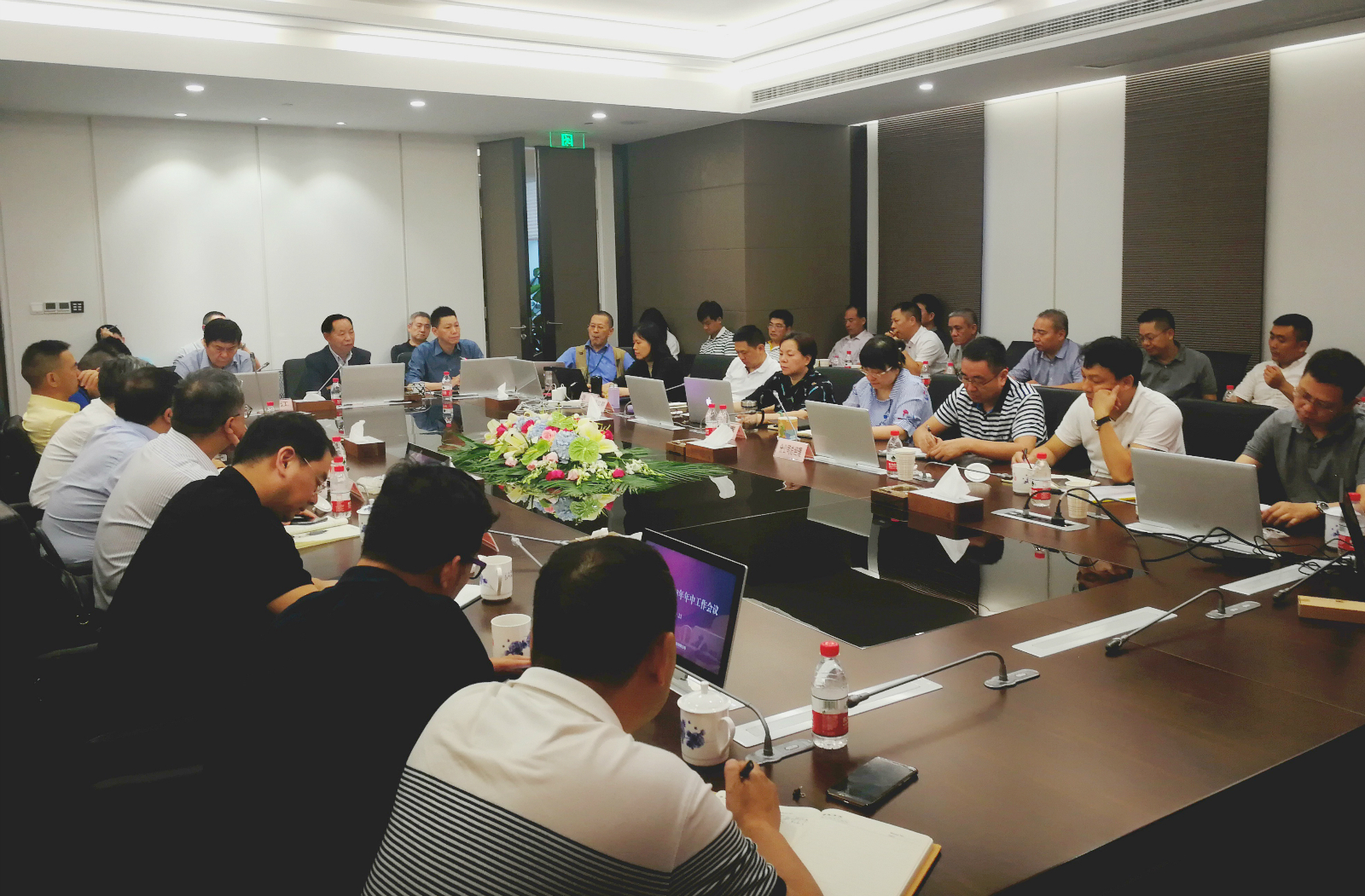 今日行情！龙元建设股票“交口称誉”