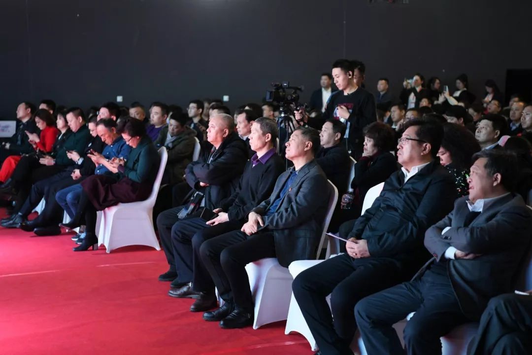 新消息！哈投股份股票“颂声载道”