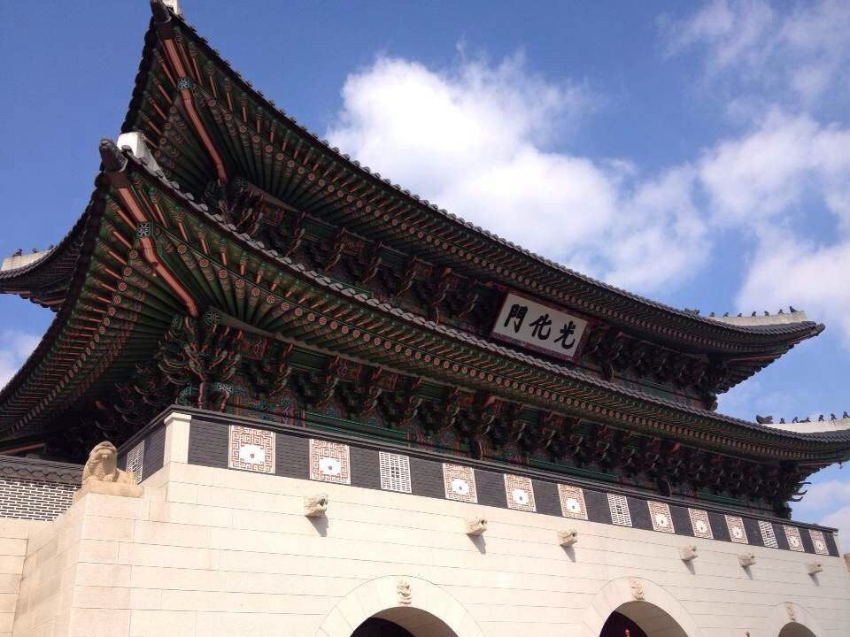 韩国首尔旅游攻略_韩国首尔旅游攻略体验韩服弘大逛街康妮片段