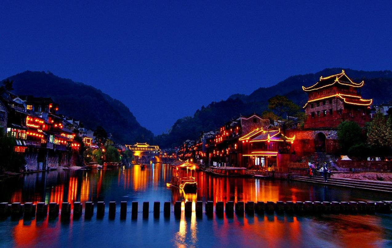 湖南凤凰旅游_湖南凤凰旅游区