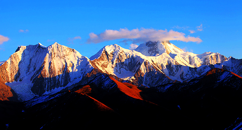 贡嘎山旅游_贡嘎山旅游最佳季节