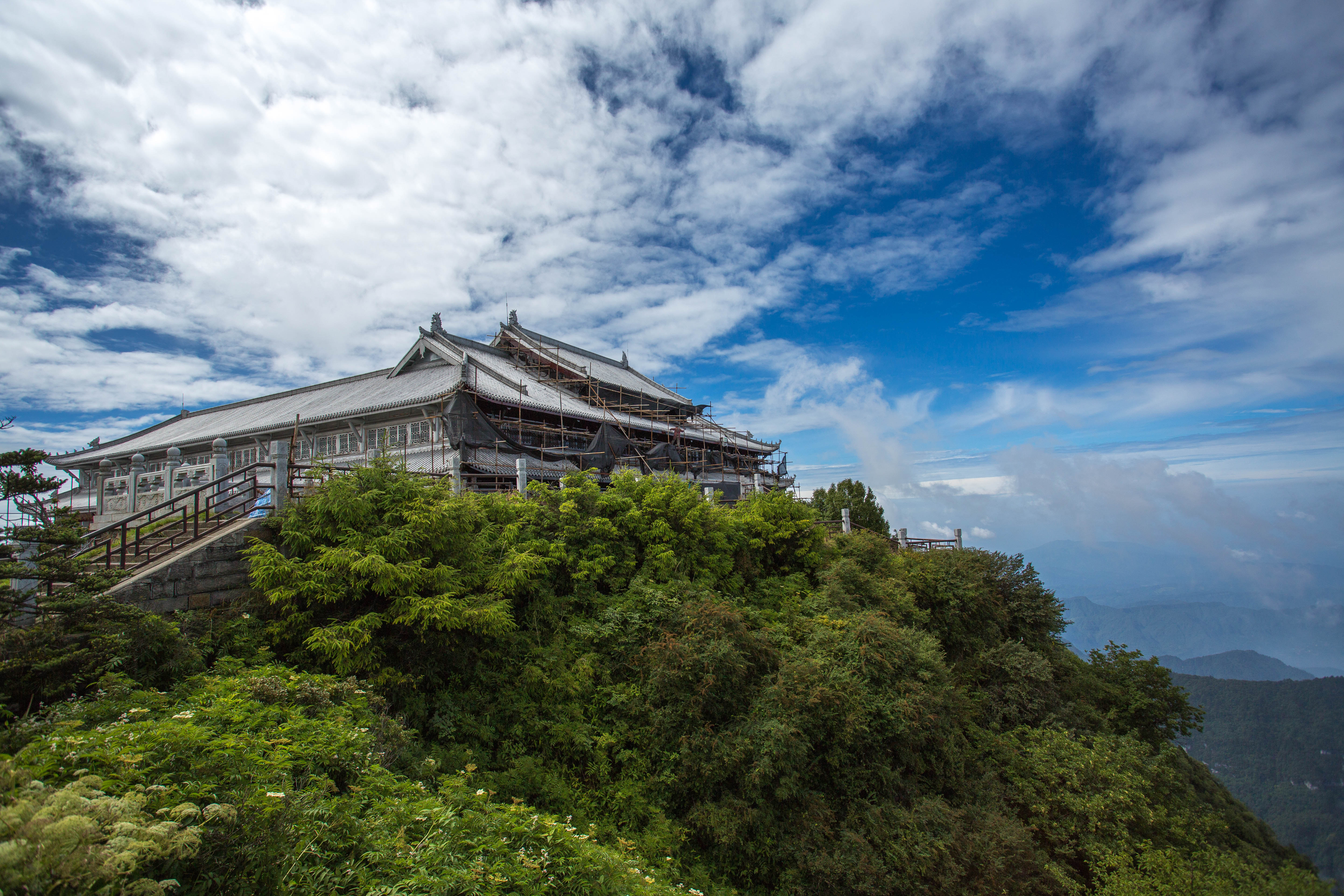 峨嵋山旅游_峨眉山旅游攻略自由行攻略