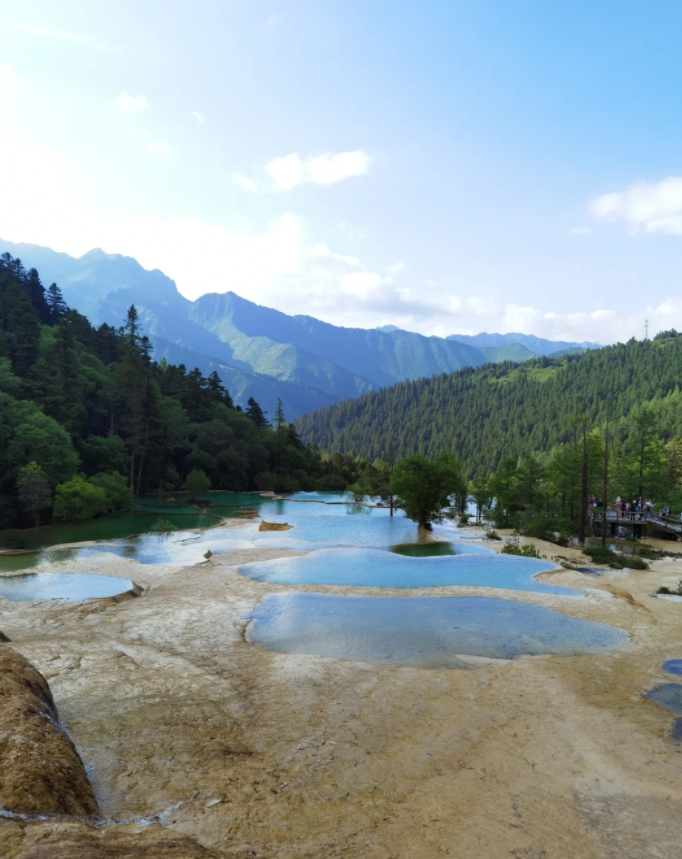 黄龙旅游_黄龙旅游区海拔高度是多少米