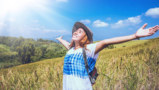 女性旅游_女性旅游照片