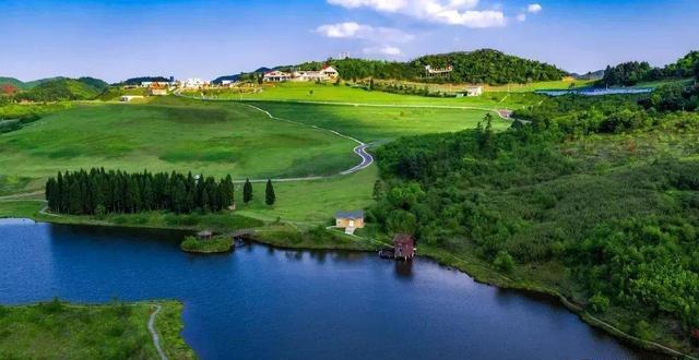 避暑旅游_哪些地方适合夏天避暑旅游