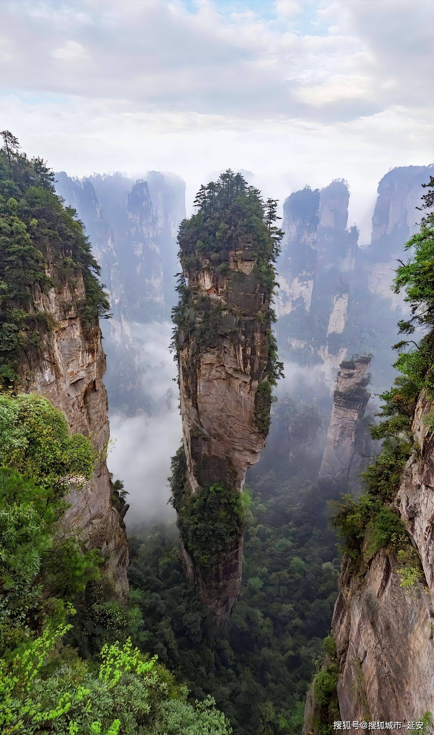 张家界旅游景点图片_张家界旅游景点图片大全 玻璃桥