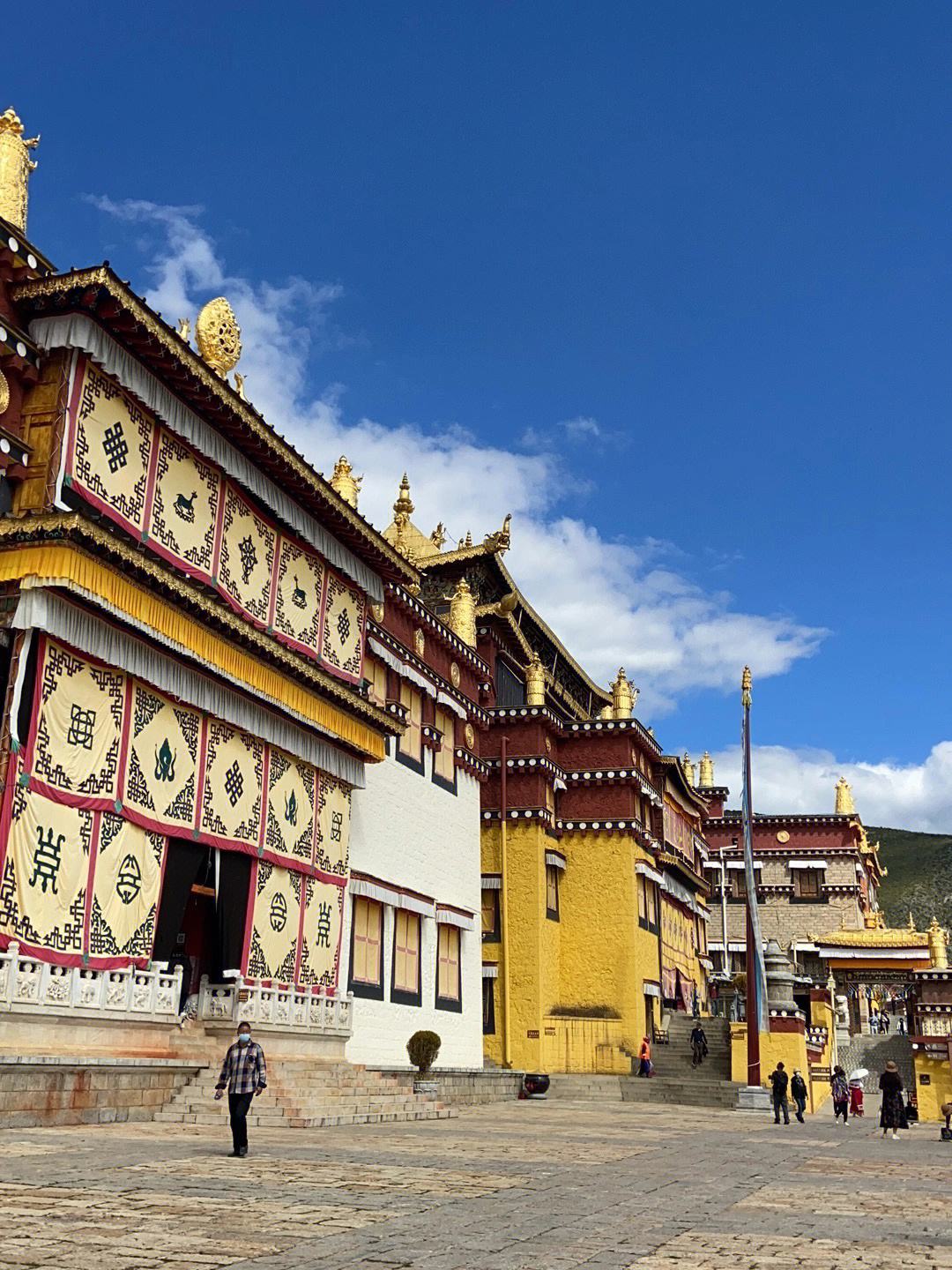 云南香格里拉旅游_云南香格里拉旅游攻略必去景点图片
