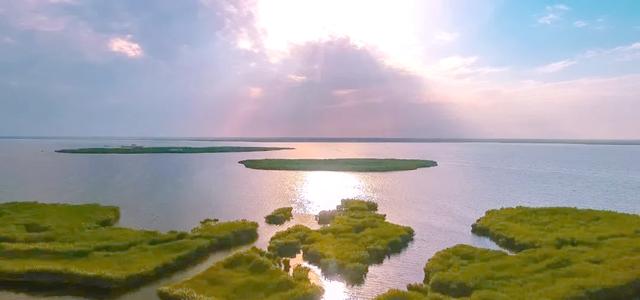 乌梁素海旅游_乌梁素海旅游区每年开放时间