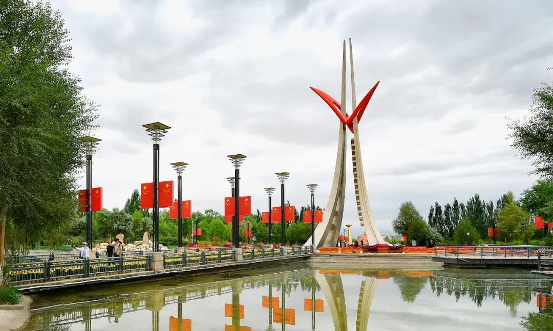 格尔木旅游_格尔木旅游景点介绍