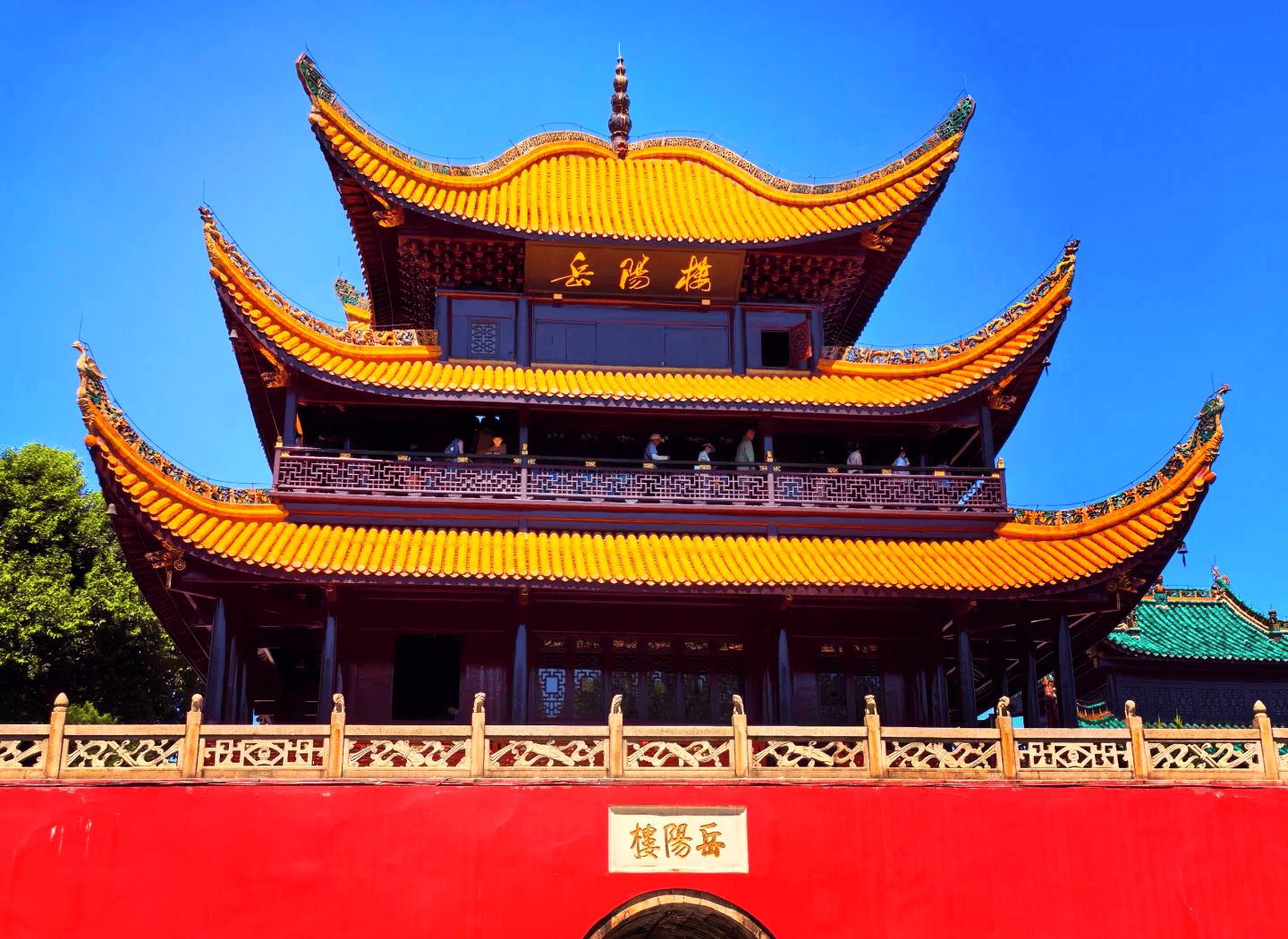 湖南岳阳旅游_湖南岳阳旅游必去十大景点推荐
